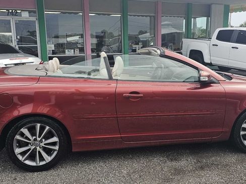 Used 2011 Volvo C70 T5 w/ Convenience Pkg FWD image 6