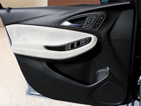 Used 2024 Buick Encore GX Avenir image 10