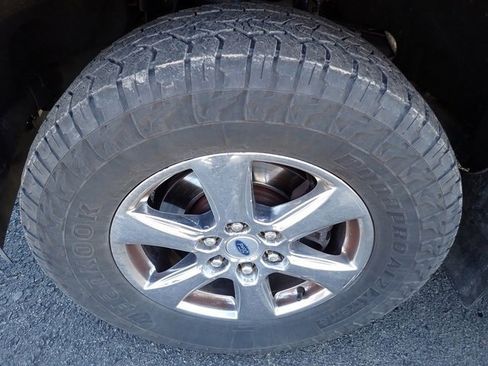 Used 2019 Ford F150 XLT w/ Equipment Group 302A Luxury image 9