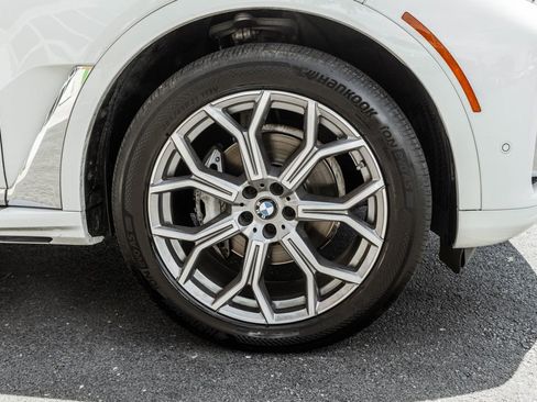 Used 2022 BMW X7 xDrive40i w/ Executive Package AWD/4WD image 4