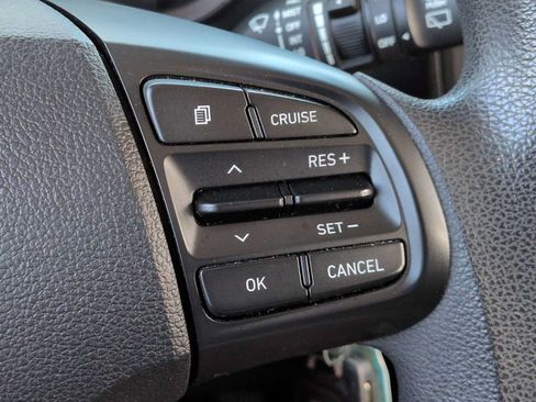 Certified 2021 Hyundai Venue SE FWD image 25
