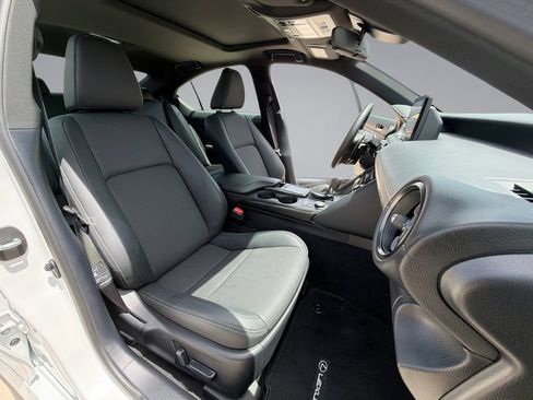 Used 2025 Lexus IS 350 F Sport RWD image 16