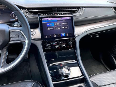 Used 2024 Jeep Grand Cherokee L Limited w/ Luxury Tech Group II RWD image 7