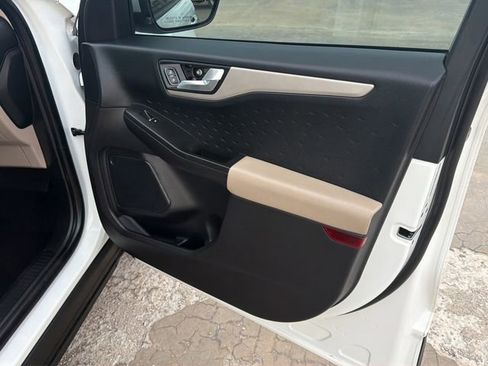 Used 2020 Ford Escape SEL image 10