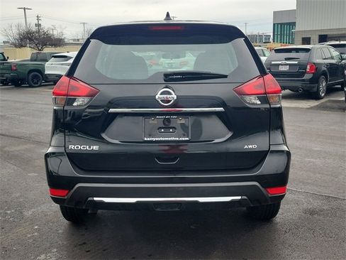 Used 2018 Nissan Rogue S image 6
