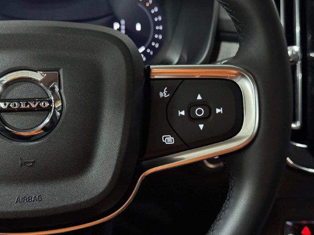 Used 2025 Volvo XC40 B5 Ultra w/ Climate Package AWD/4WD image 16