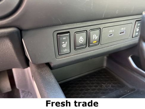 Used 2024 Nissan Frontier SV w/ SV Convenience Package image 14