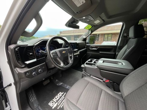 Used 2024 Chevrolet Silverado 2500 LT image 12