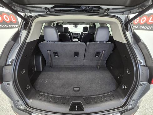 Used 2019 Buick Enclave Essence image 16