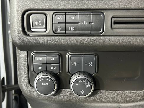 Used 2024 Chevrolet Suburban RST w/ Luxury Package AWD/4WD image 32