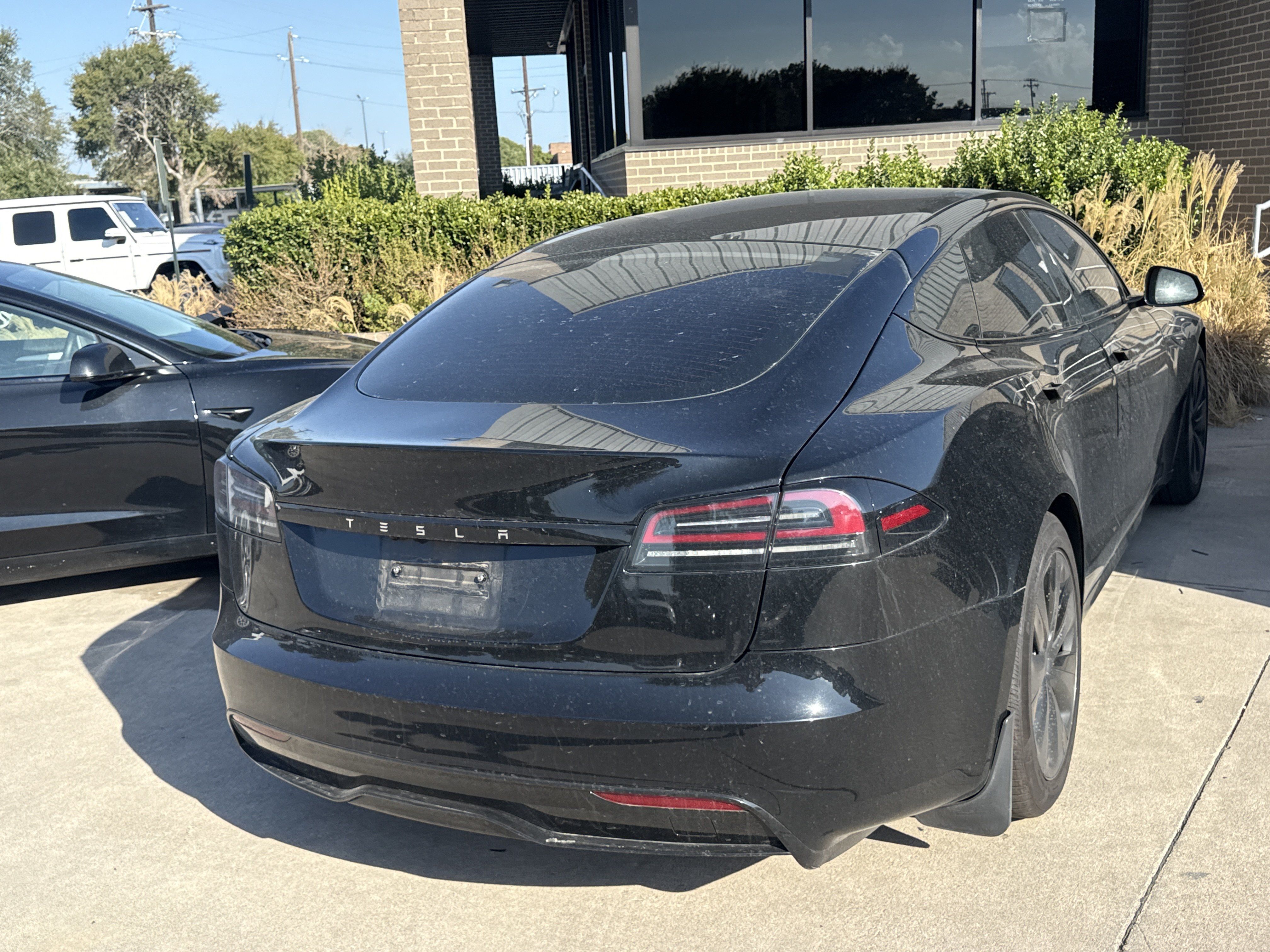 Used 2023 Tesla Model S Standard Range AWD/4WD image 2