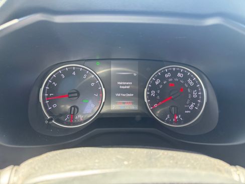 Used 2021 Toyota RAV4 XLE FWD image 16
