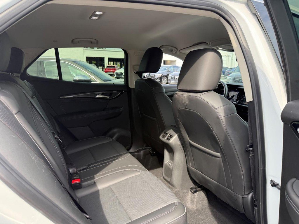 Used 2023 Buick Envision Essence AWD/4WD image 10