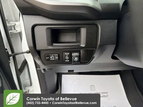 Used 2017 Toyota Tacoma TRD Sport image 19