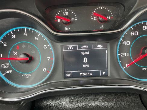 Used 2018 Chevrolet Cruze Premier FWD image 31
