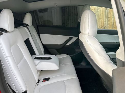 Used 2021 Tesla Model Y Performance image 31