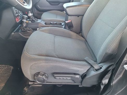 Certified 2025 Jeep Wrangler Willys 4xe image 17