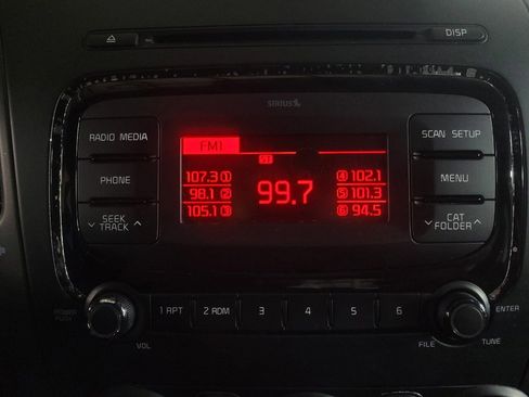 Used 2017 Kia Forte LX image 25