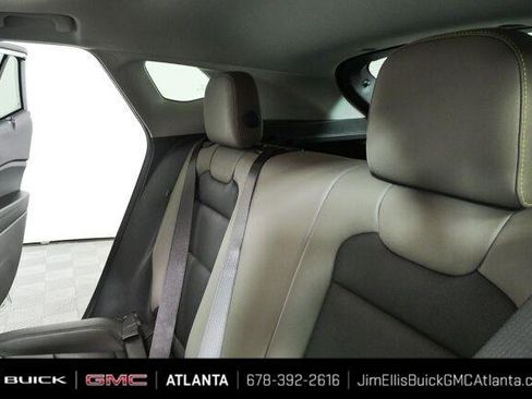 Used 2025 Chevrolet Trax ACTIV w/ Sunroof Package FWD image 18