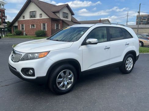 Used 2013 Kia Sorento LX w/ Convenience Pkg FWD image 3