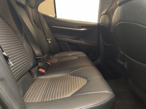 Used 2020 Toyota Camry SE FWD image 19