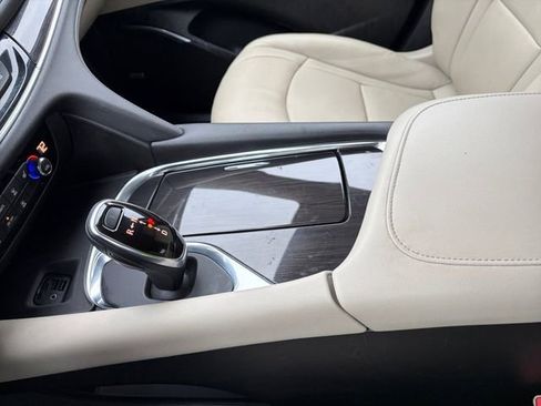 Used 2021 Buick Enclave Essence w/ Sound and Sites Package image 25