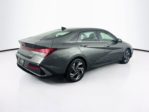 Used 2025 Hyundai Elantra Limited FWD image 9