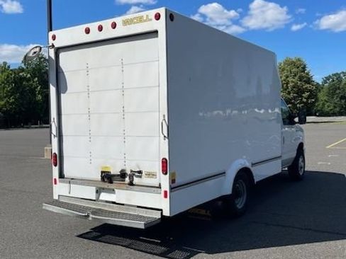 Used 2022 Ford E-350 and Econoline 350 Super Duty w/ Power Windows & Locks Group RWD image 5