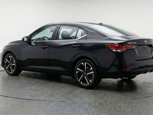Used 2025 Nissan Sentra SV image 6