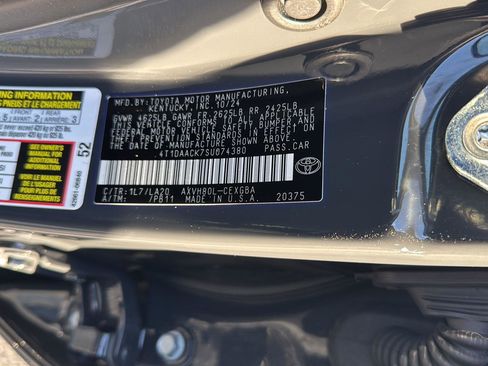 Used 2025 Toyota Camry XLE image 38