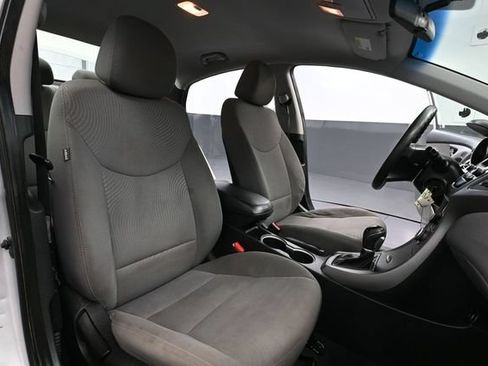 Used 2014 Hyundai Elantra SE FWD image 38