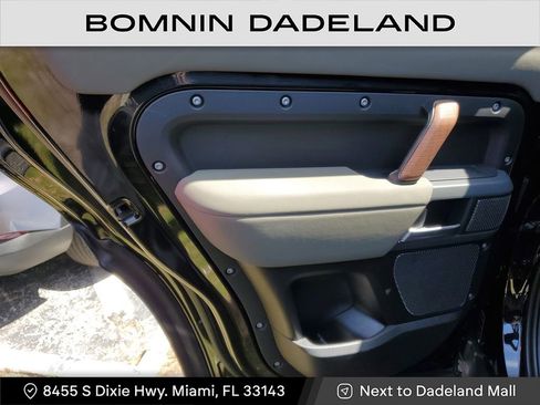 Used 2023 Land Rover Defender 110 X image 7