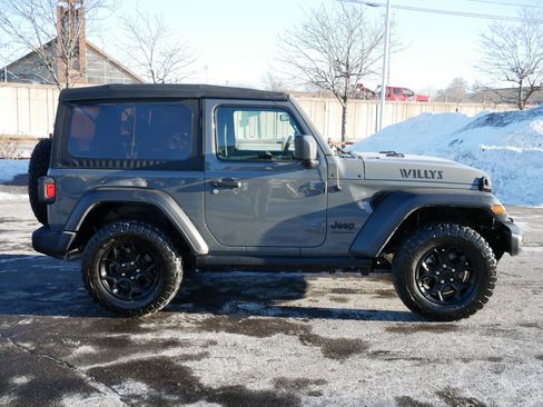 Used 2023 Jeep Wrangler Sport image 8