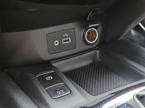 Certified 2019 Nissan Rogue SV w/ Premium Package image 23