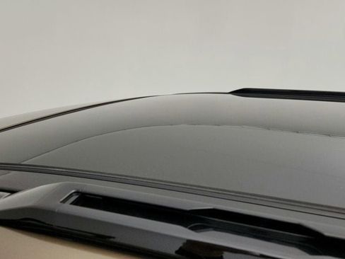 Used 2024 Land Rover Defender 110 X-Dynamic SE image 10