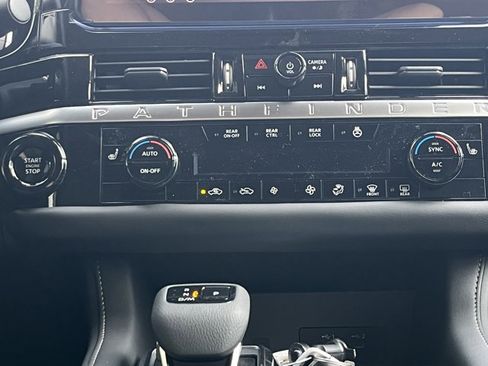 New 2026 Nissan Pathfinder SL AWD/4WD image 17