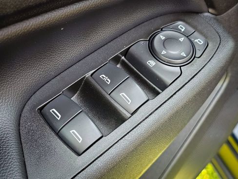 Used 2020 Chevrolet Equinox LT w/ Driver Convenience Package AWD/4WD image 10