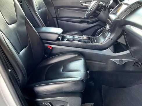 Used 2019 Ford Edge Titanium AWD/4WD image 24