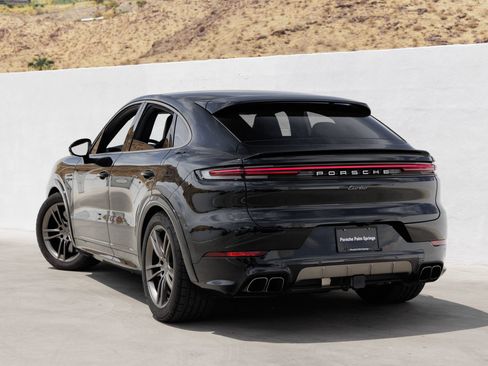 Certified 2025 Porsche Cayenne Turbo AWD/4WD image 3