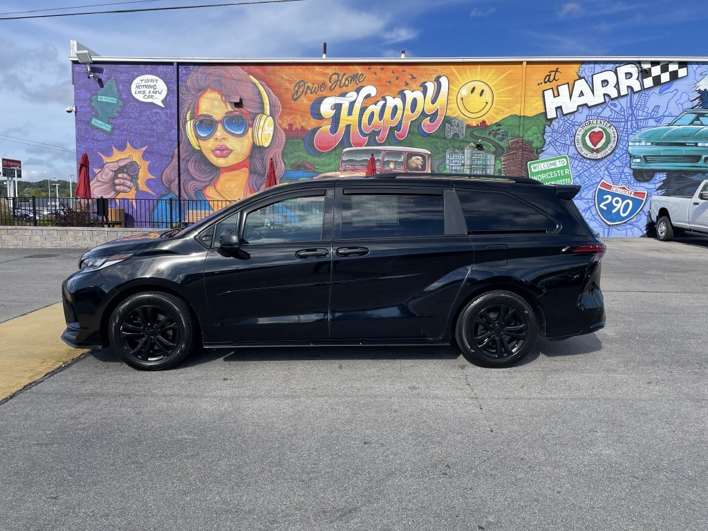 Certified 2023 Toyota Sienna XSE w/ XSE Plus Package AWD/4WD image 2
