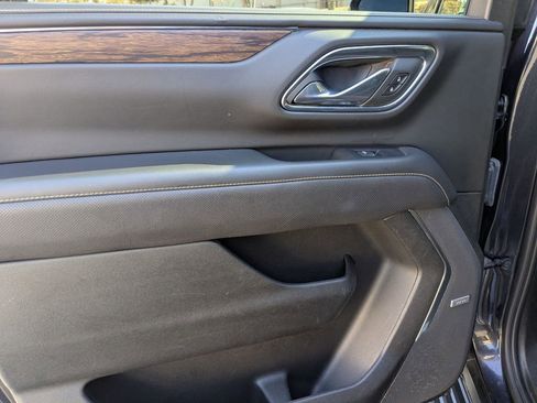 Used 2023 Chevrolet Suburban Premier image 27