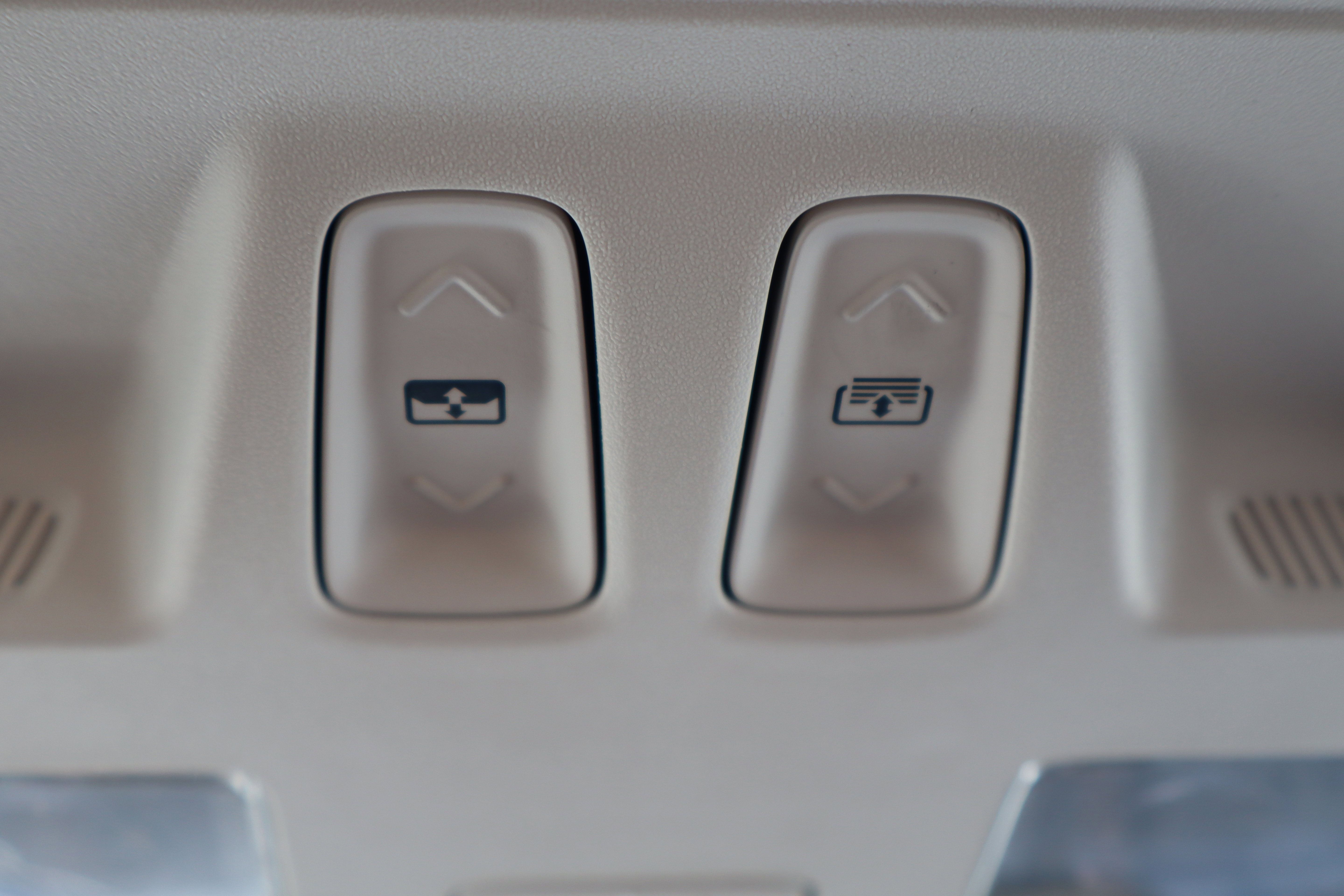 New 2025 Ford Escape SE w/ PHEV Premium Package FWD image 25