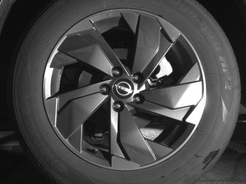 Used 2025 Nissan Rogue SV image 14