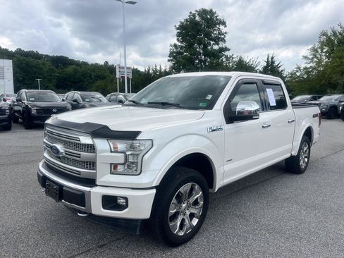 Used 2017 Ford F150 Platinum w/ Equipment Group 701A Luxury AWD/4WD image 3