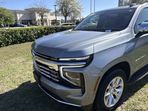 Used 2025 Chevrolet Suburban Premier RWD image 10