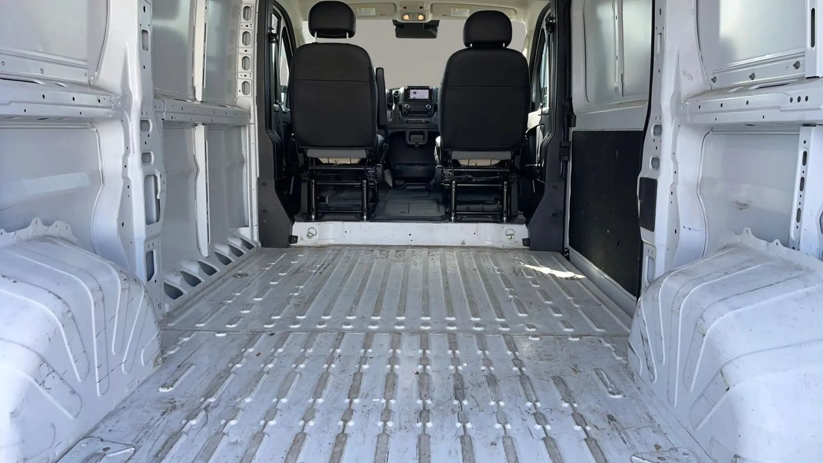 Used 2025 RAM ProMaster 2500 w/ Convenience Group FWD image 34