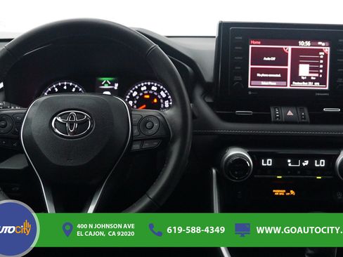 Used 2022 Toyota RAV4 XLE Premium FWD image 5