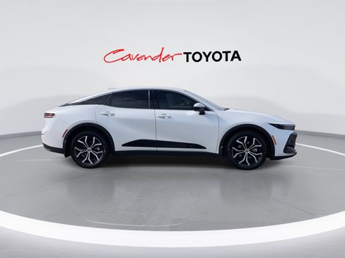 Used 2023 Toyota Crown XLE image 9