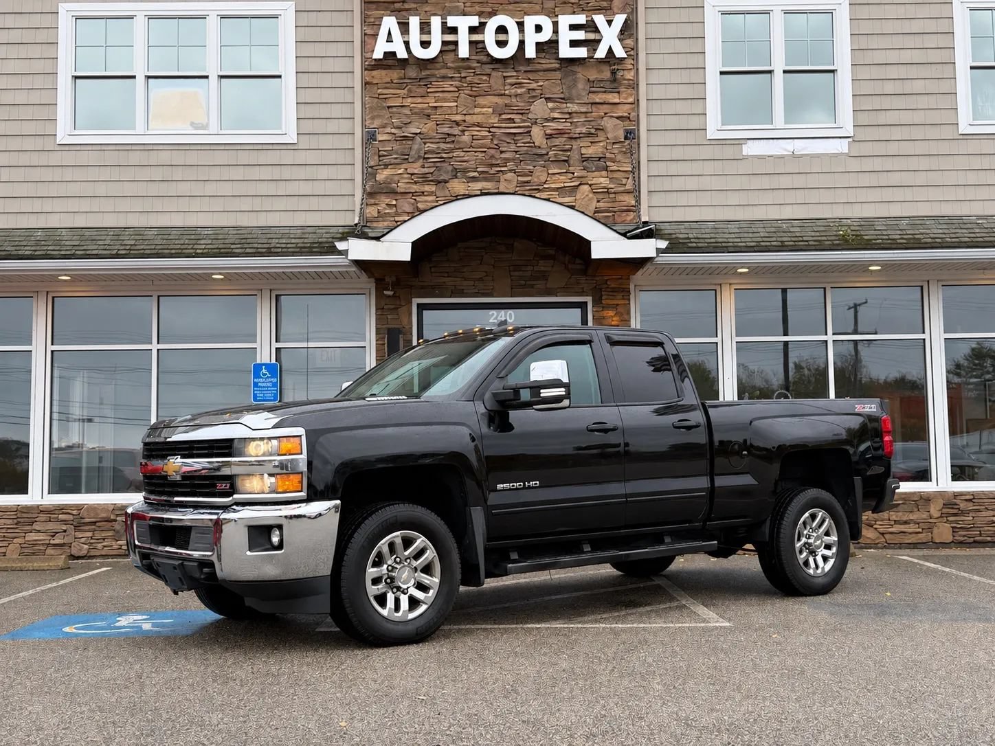 Used 2016 Chevrolet Silverado 2500 LT AWD/4WD image 2
