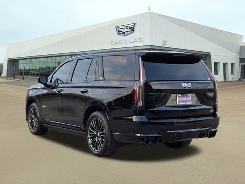 Used 2023 Cadillac Escalade V image 4